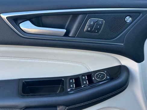 Used 2019 Ford Edge Titanium w/ Cold Weather Package image 11