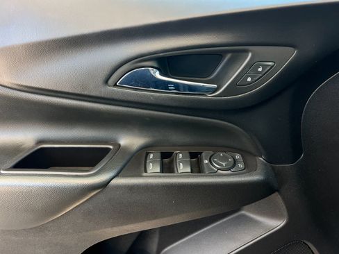 Used 2022 Chevrolet Equinox LT FWD image 13
