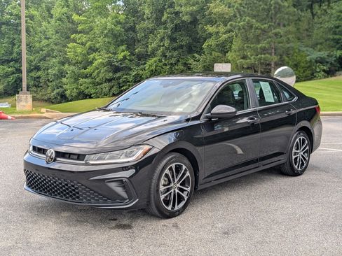 Used 2025 Volkswagen Jetta Sport FWD image 5