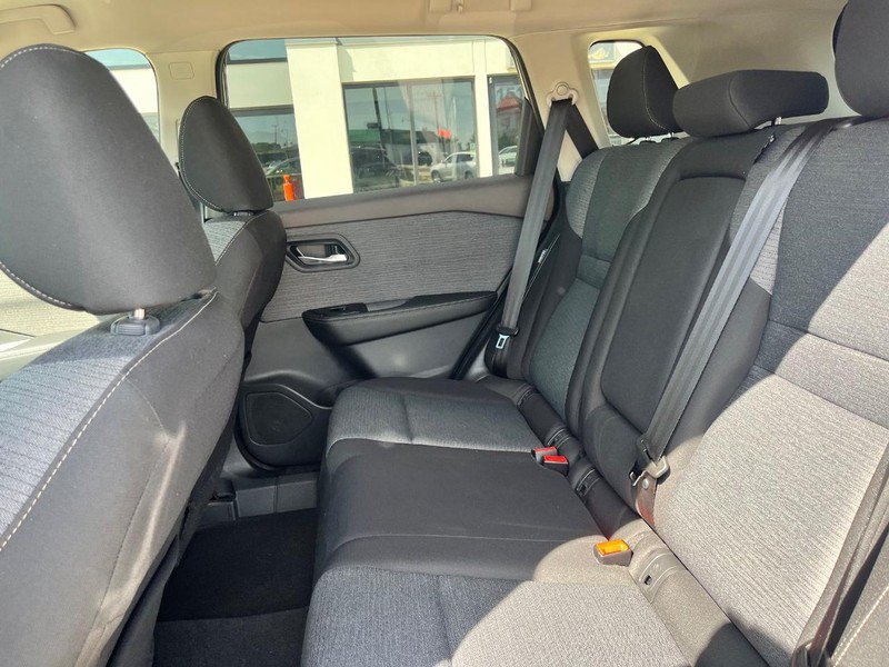 Used 2021 Nissan Rogue SV AWD/4WD image 16