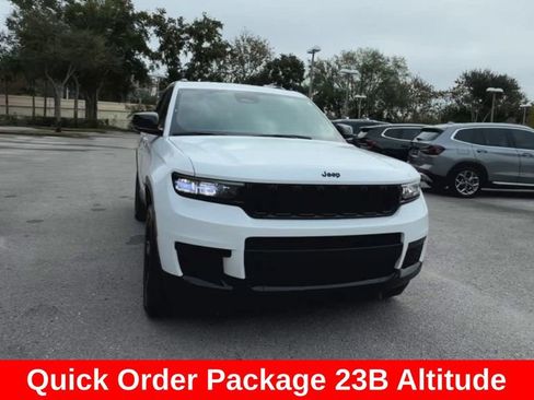 Certified 2025 Jeep Grand Cherokee L Altitude image 4