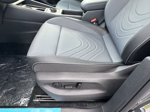 New 2026 Volkswagen Tiguan SE image 27