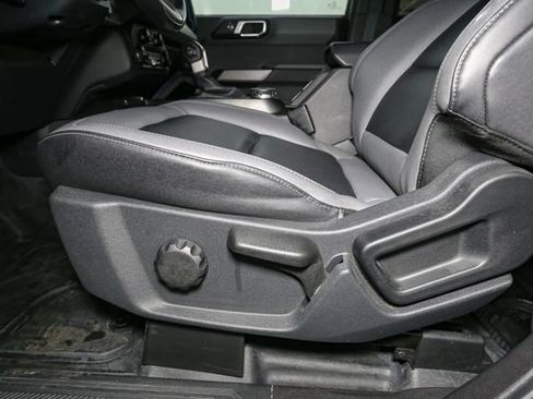 Used 2023 Ford Bronco Black Diamond w/ Sasquatch Package AWD/4WD image 36