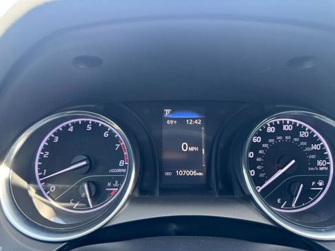 Used 2020 Toyota Camry SE image 16