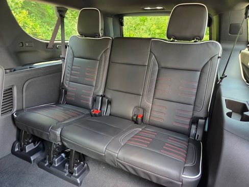 New 2026 GMC Yukon XL AT4 Ultimate AWD/4WD image 17