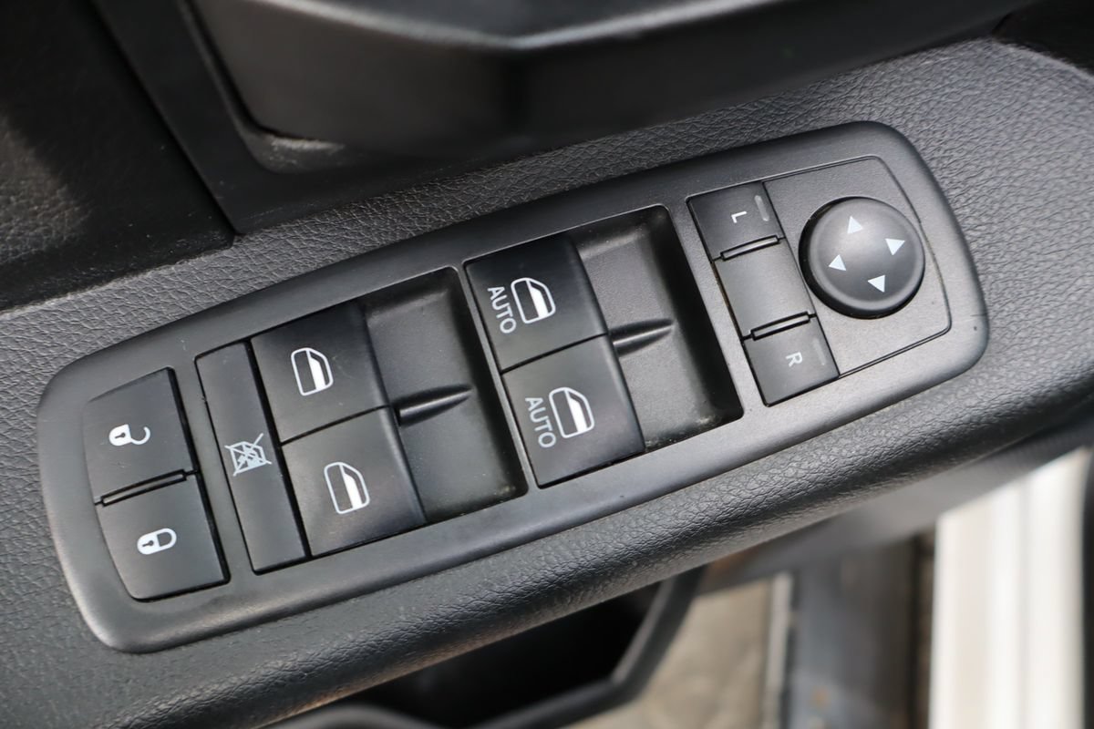 Used 2018 RAM 2500 Tradesman w/ Chrome Appearance Group AWD/4WD image 27