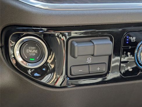 New 2026 GMC Sierra 2500 SLT image 36