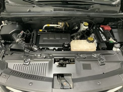 Used 2021 Chevrolet Trax LT image 9