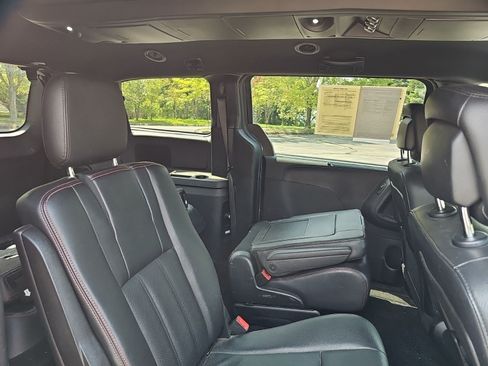 Used 2019 Dodge Grand Caravan GT FWD image 15