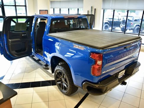 Used 2022 Chevrolet Silverado 1500 Custom Trail Boss AWD/4WD image 9