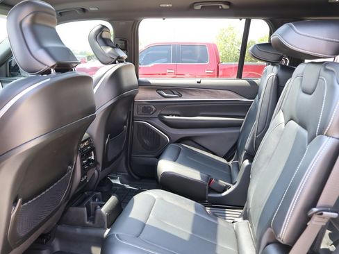 Used 2024 Jeep Grand Cherokee L Overland w/ Advanced Protech Group III AWD/4WD image 18