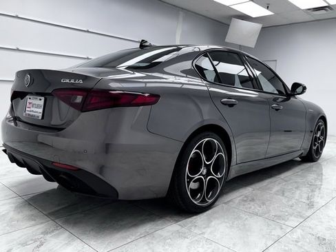 Used 2023 Alfa Romeo Giulia Veloce image 7