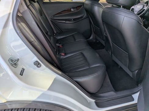 Used 2017 INFINITI QX50 Journey w/ Premium Package image 32