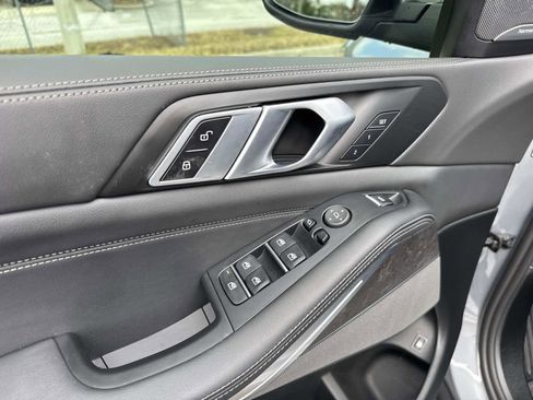 Used 2025 BMW X5 xDrive50e image 19