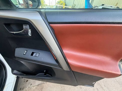 Used 2015 Toyota RAV4 Limited w/ Technology Package image 24