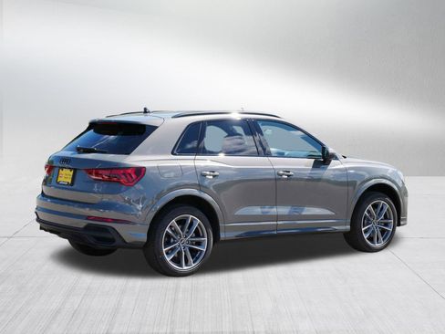 Used 2025 Audi Q3 2.0T Premium w/ Convenience Package AWD/4WD image 2