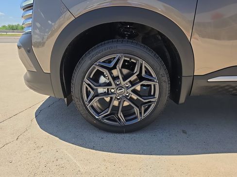 New 2026 Nissan Kicks SR FWD image 28