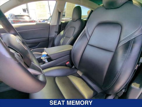 Used 2020 Tesla Model 3 Standard Range RWD image 17