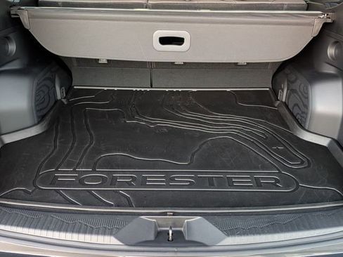 Used 2025 Subaru Forester Limited image 32