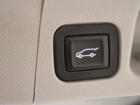 Used 2017 GMC Acadia SLT image 15