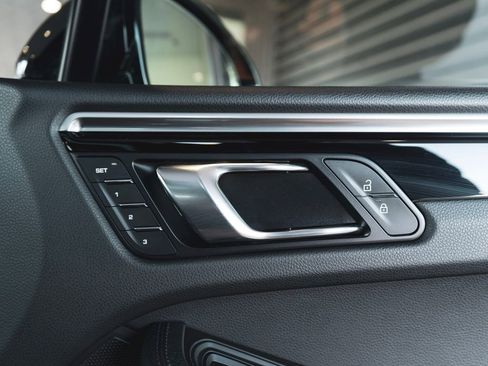 Used 2022 Porsche Macan image 34