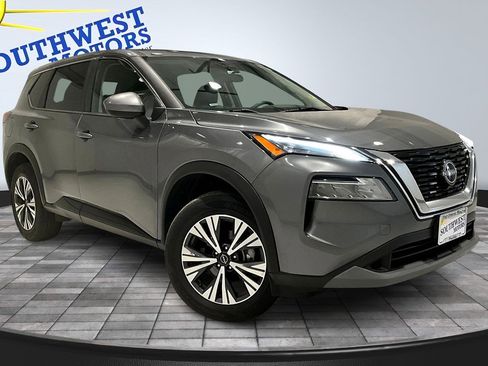 Used 2023 Nissan Rogue SV image 3
