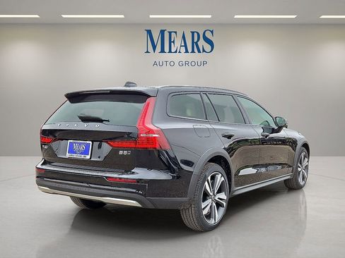 New 2026 Volvo V60 B5 Cross Country Plus w/ Protection Package Premier image 5