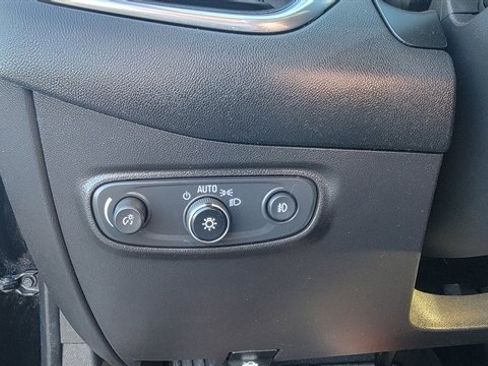 Used 2020 Chevrolet Equinox LT image 13