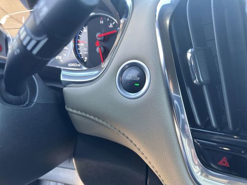 Used 2023 Chevrolet Traverse Premier image 17