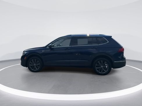 Used 2023 Volkswagen Tiguan SE image 4