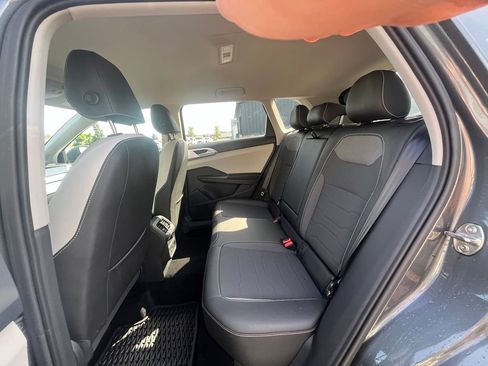 Certified 2025 Volkswagen Taos SE AWD/4WD image 26