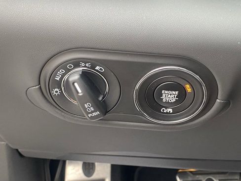 Used 2021 Maserati Levante S GranSport image 35