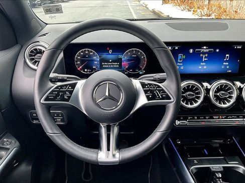 Used 2026 Mercedes-Benz GLA 250 4MATIC image 5