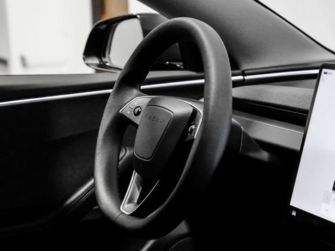 Used 2024 Tesla Model 3 Long Range RWD image 18