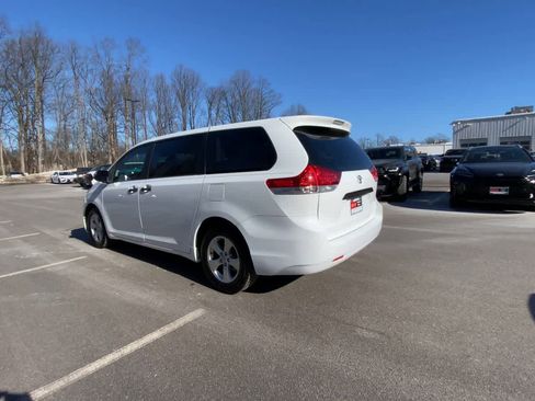Used 2013 Toyota Sienna L image 14
