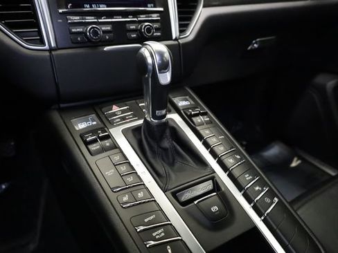 Used 2015 Porsche Macan Turbo AWD/4WD image 26