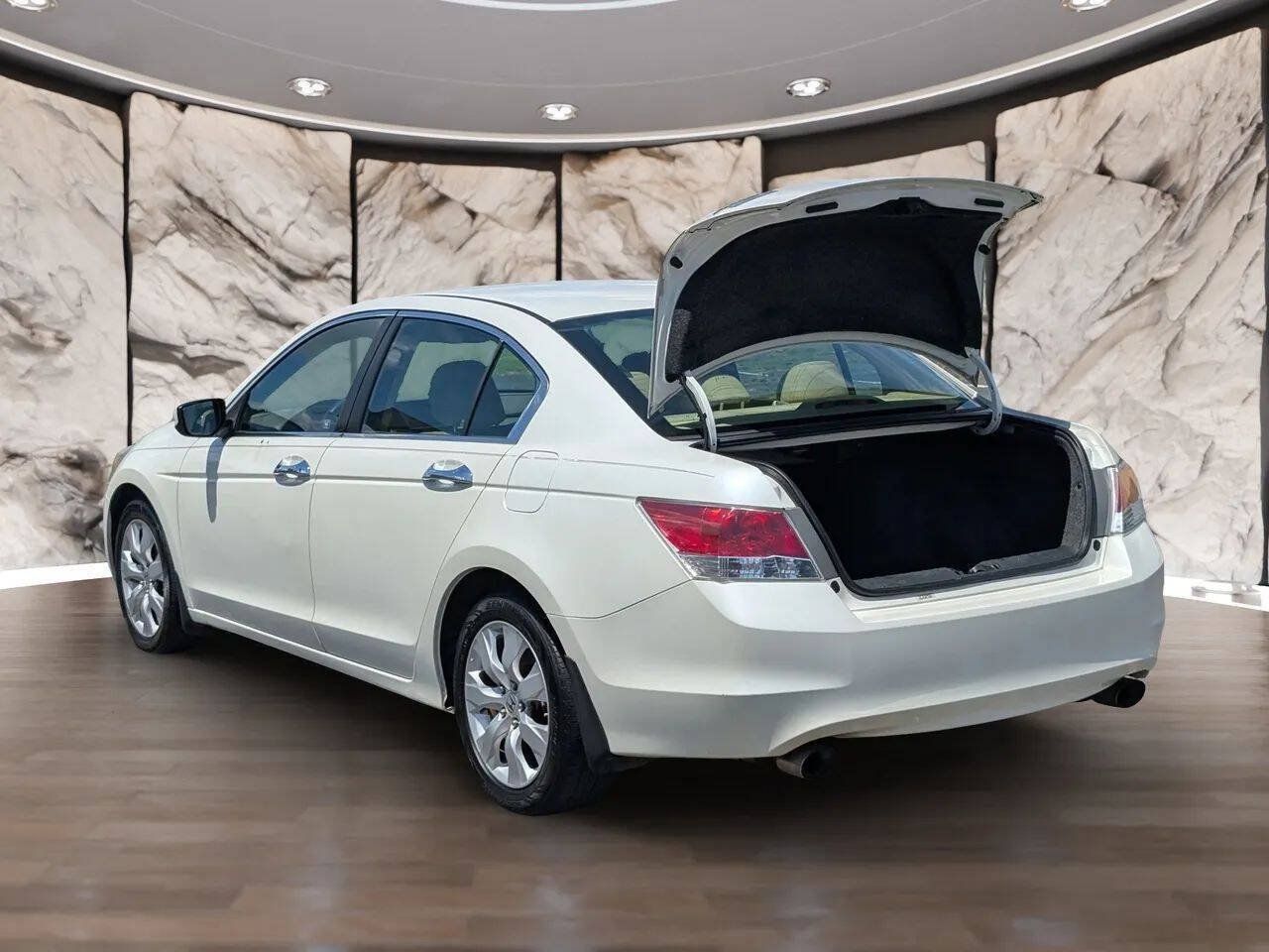 Used 2010 Honda Accord EX-L image 21