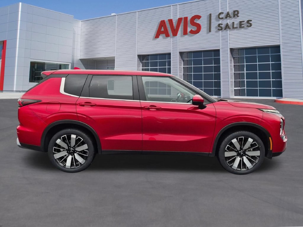 Used 2025 Mitsubishi Outlander SE AWD/4WD image 5