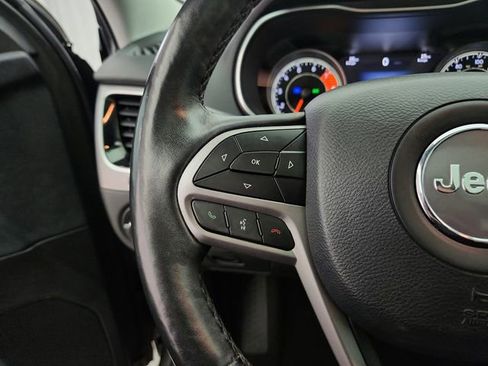 Used 2019 Jeep Cherokee Limited image 23