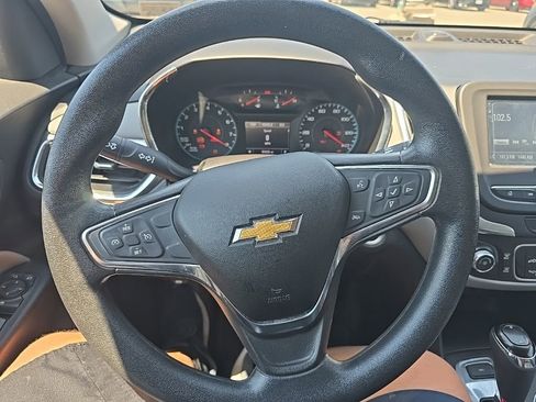 Used 2018 Chevrolet Equinox LS AWD/4WD image 14