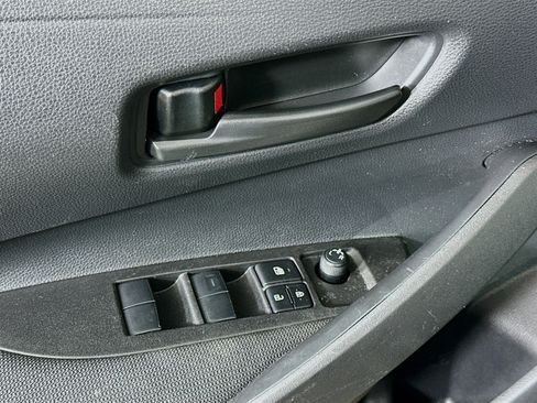 Used 2025 Toyota Corolla LE FWD image 15