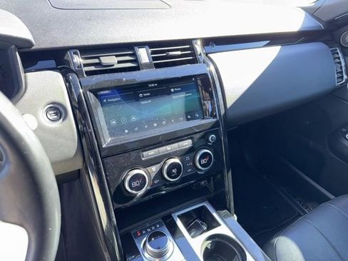 Used 2019 Land Rover Discovery SE image 8