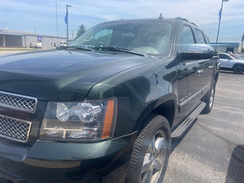 Used 2013 Chevrolet Avalanche LTZ AWD/4WD image 2