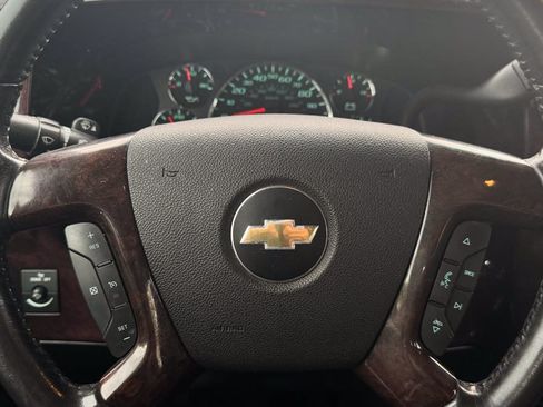 Used 2014 Chevrolet Express 2500 Extended RWD image 13