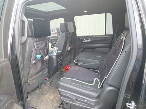 Used 2021 Chevrolet Suburban Z71 w/ Rear Media and Nav Package AWD/4WD image 7