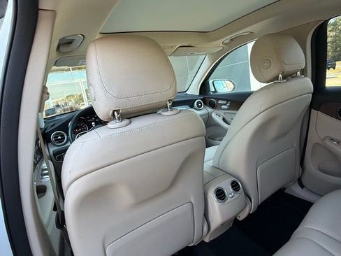 Used 2022 Mercedes-Benz GLC 300 4MATIC image 16