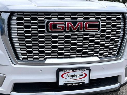 Used 2023 GMC Yukon Denali AWD/4WD image 38