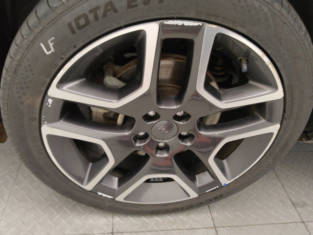 Used 2021 Jeep Renegade Latitude FWD image 31