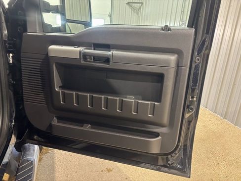 Used 2016 Ford F250 Lariat w/ Lariat Interior Package image 26