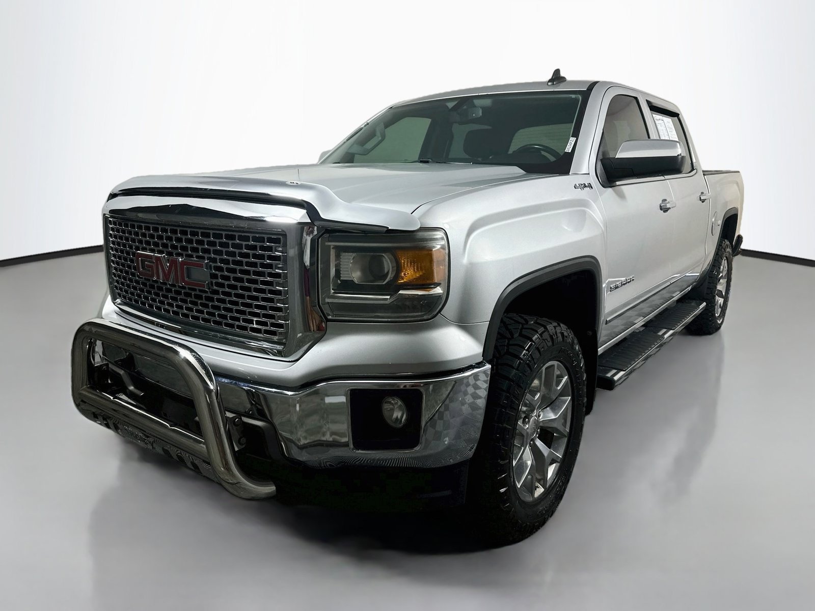 Used 2015 GMC Sierra 1500 SLT w/ SLT Crew Cab Value Package AWD/4WD image 3